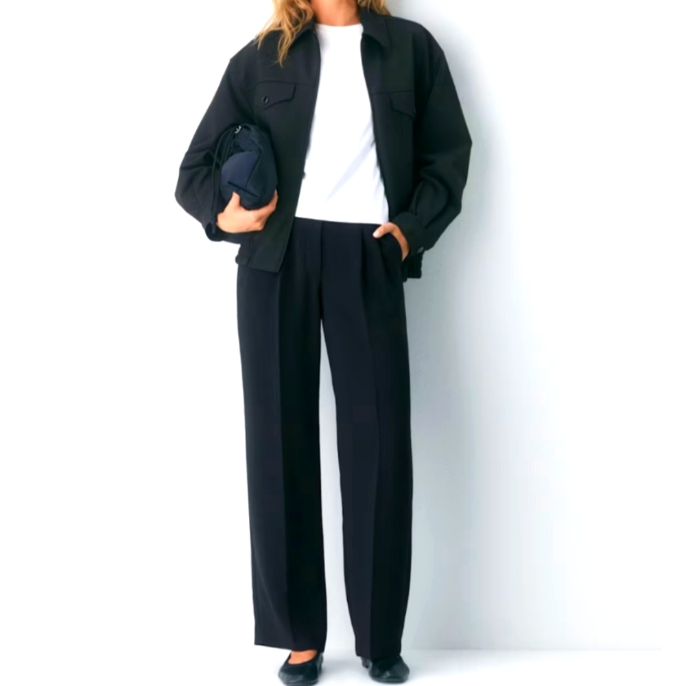 Aritzia Effortless curve - Size 10 Black